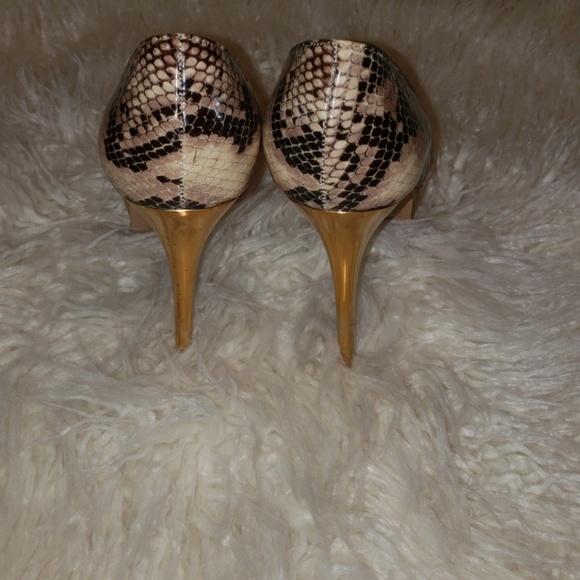 Shoes - Picture 3 of 4